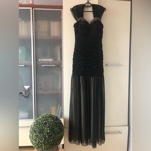 Chic Black Ruched Maxi Dress